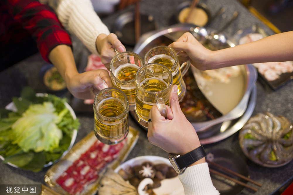 痛风|检查发现尿酸升高，它有哪些症状，会带来什么问题？