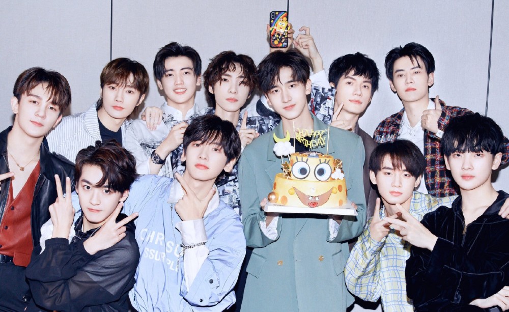 各寻后路r1se又一成员被曝即将进组全员营业疑为解散做准备