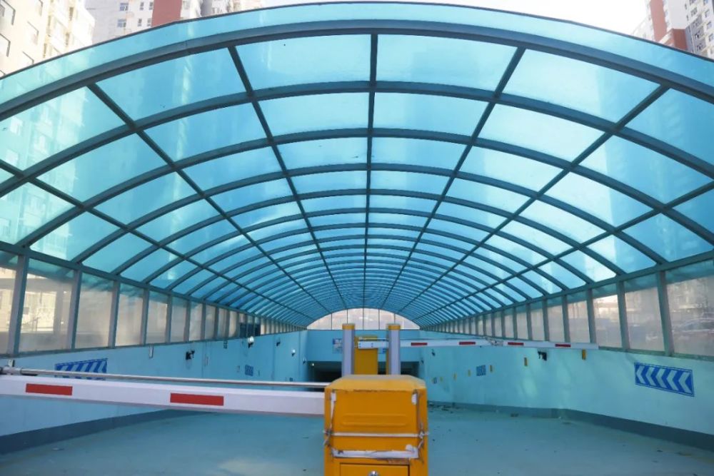 城市交通轨道车辆侧窗采光pc板材当仁不让