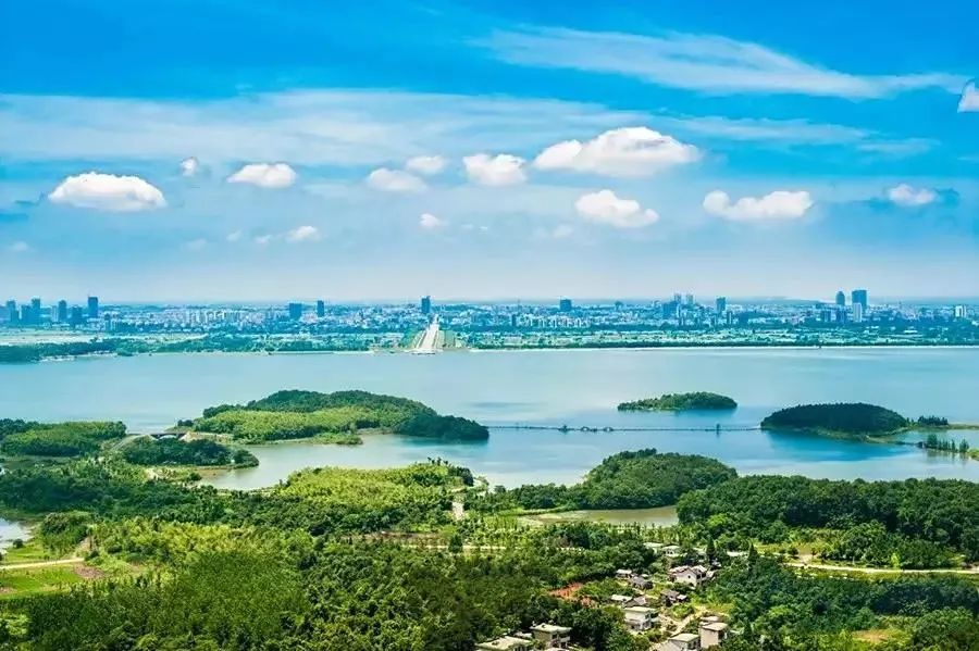 風景區有五大功能模塊:安徽平天湖國家溼地公園(平天湖休閒廣場),國家