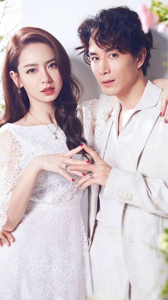 戚薇|“容易受伤的女人”戚薇又摔伤，下飞机直接送院，坐轮椅画面曝光