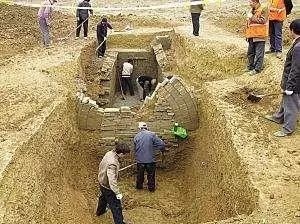 南京|南京出土一个神奇酒杯，怎么装都装不满，专家将它放X光下才明白
