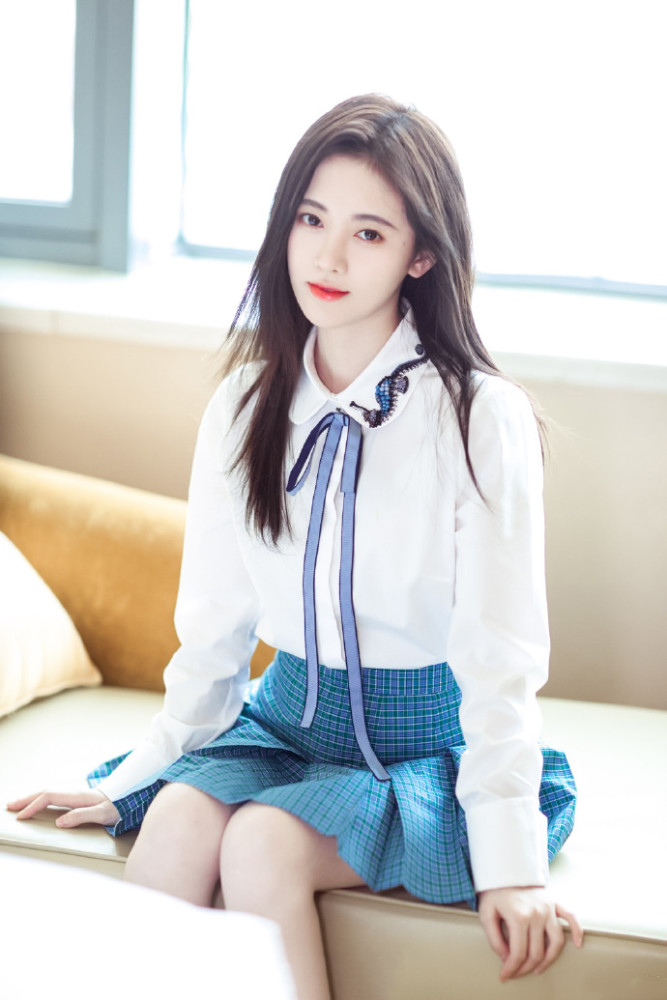 鞠婧祎"最美"的jk制服:不是清纯学生款,不是靓丽女团风,而是这件