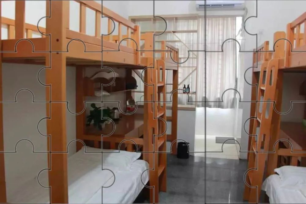 向左滑动查看碎片答案与同学们朝夕相处的宿舍生活给我们留下了无数