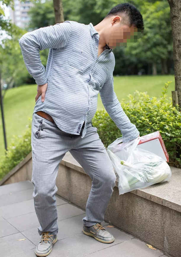 闺蜜气得一巴掌呼过去,我这么大肚子走路都不舒服,你还让我干活.