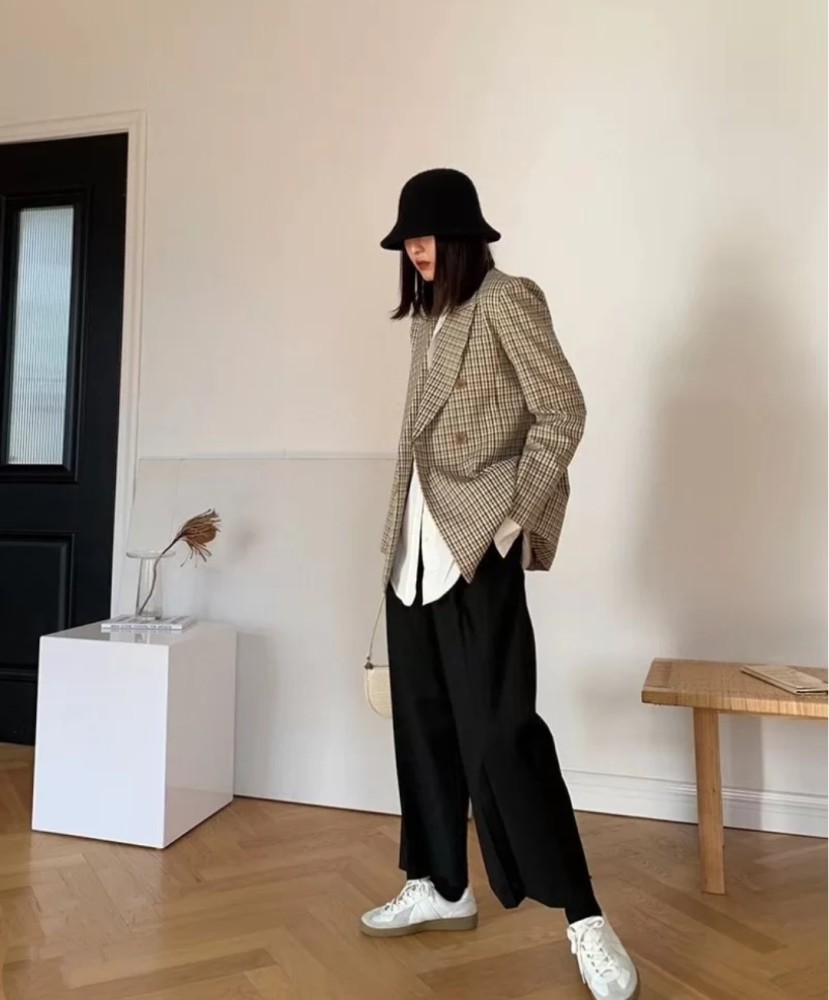 最近大火的"小西装 阔腿裤",减龄又显瘦,初秋穿美得刚好
