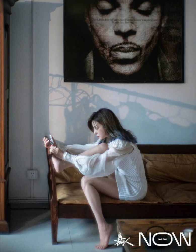 嘉人now|组图：赵薇《嘉人NOW》创刊号封面大片 扑面而来的青春气息