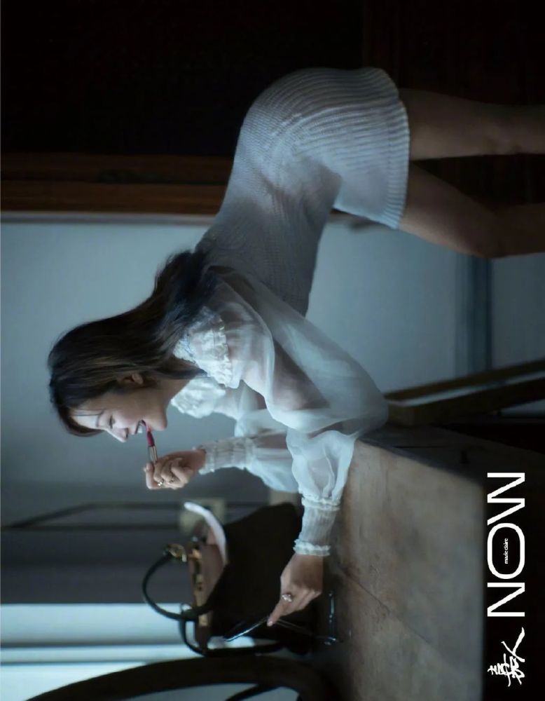 嘉人now|组图：赵薇《嘉人NOW》创刊号封面大片 扑面而来的青春气息