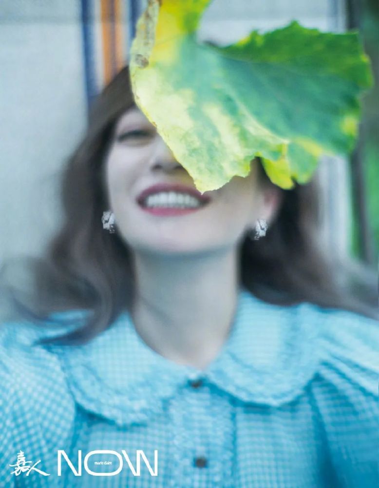嘉人now|组图：赵薇《嘉人NOW》创刊号封面大片 扑面而来的青春气息