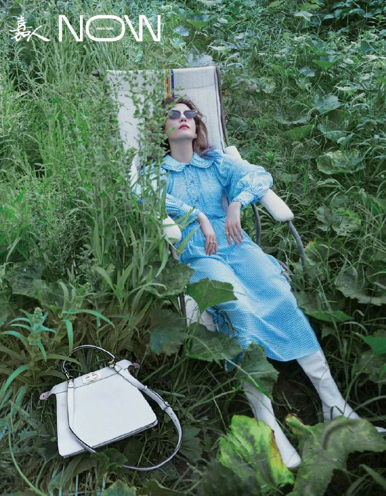 嘉人now|组图：赵薇《嘉人NOW》创刊号封面大片 扑面而来的青春气息