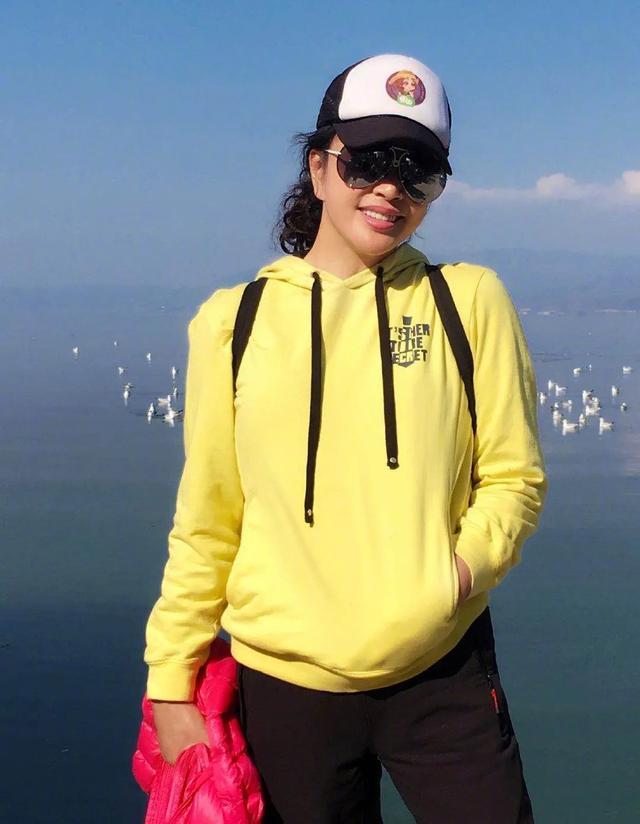 刘晓庆|对林青霞“不屑”，让巩俐演宫女，“高龄少女”刘晓庆哪来的底气