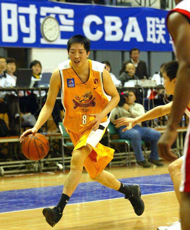 胡卫东当年为什么会被称为中国乔丹如今50岁的他致力于青训