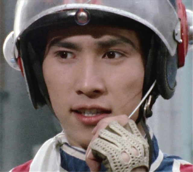 泰罗奥特曼扮演者发布不当香港言论网友呼吁封杀他