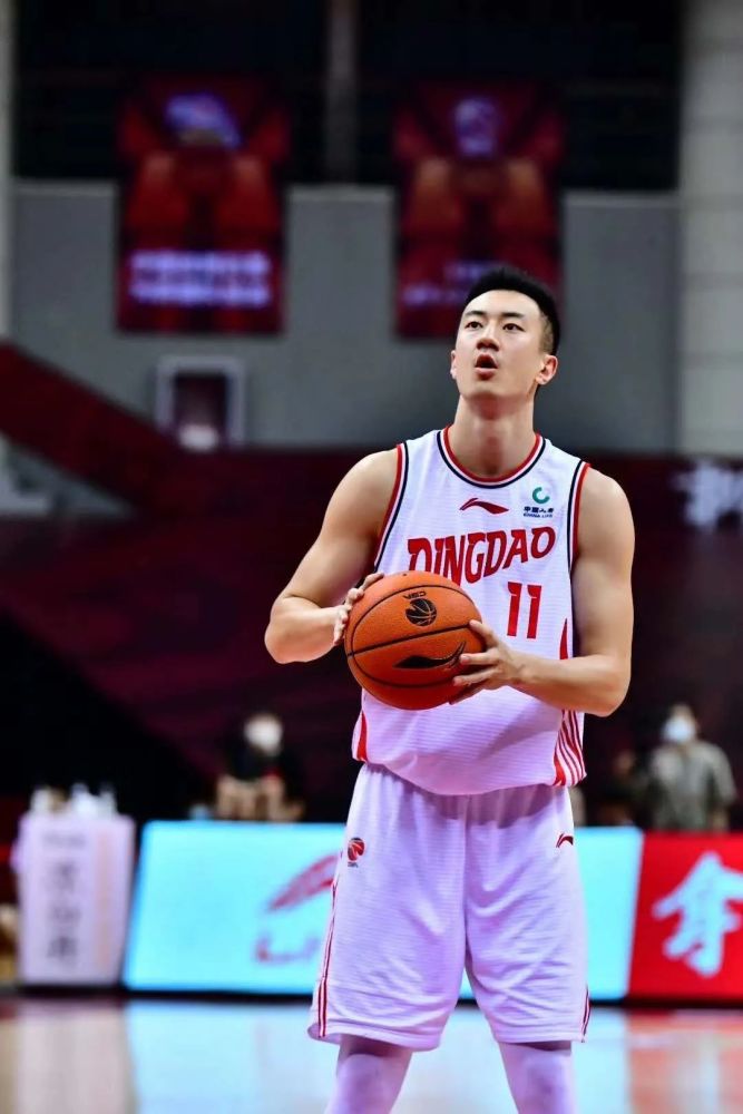 青岛男篮球员专辑邵英伦潜力股的蜕变之路