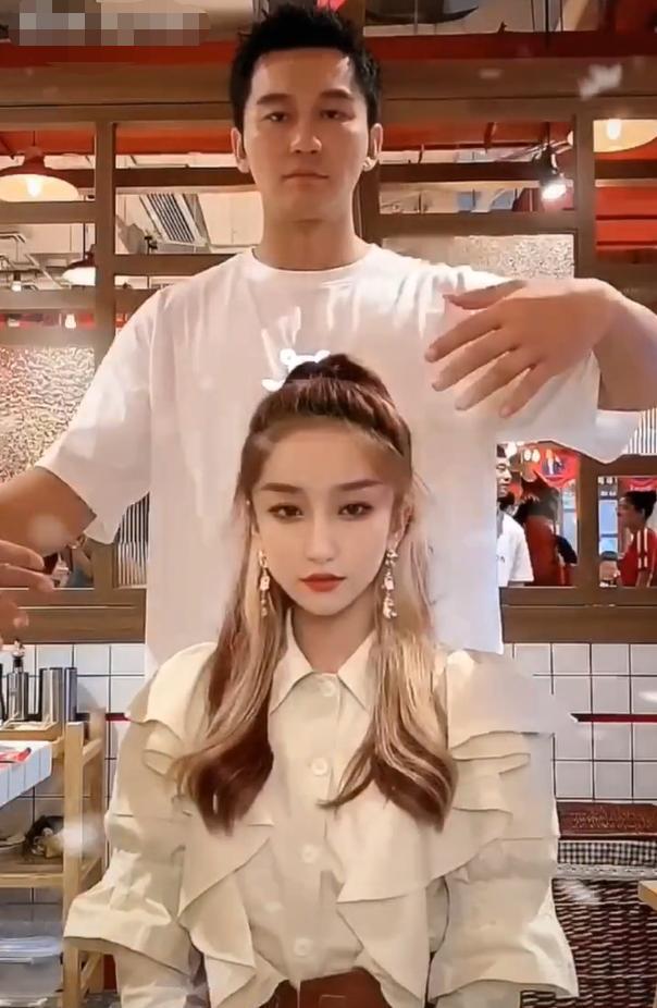 李晨|范冰冰成过去式？李晨与美女网红同框出镜，亲自为对方按摩太甜蜜