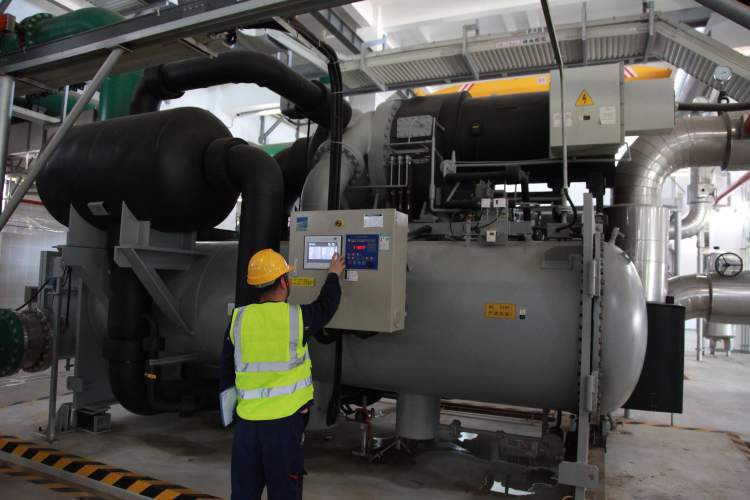 削峰填谷水蓄冷空调使浦东机场日减高峰用电157万度