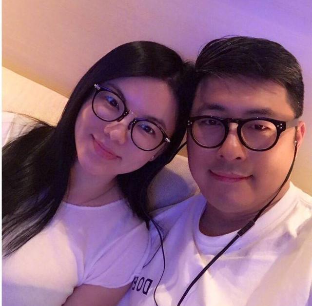 王岳伦|王岳伦搂腰壁咚引起风波，发文表白李湘王诗龄，李湘回复3个表情