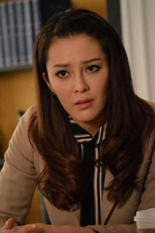 tvb|出道即获力捧，与多位TVB视帝合作，新剧上位做女一号