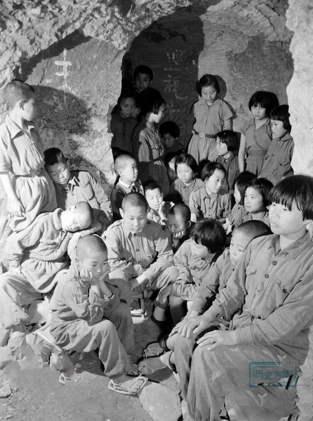 抗日战争时期重庆的街头和风土民情战乱的重庆和坚强的人们