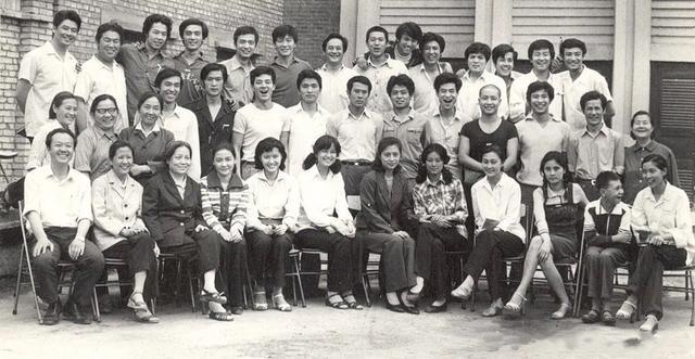 葛优|葛优怀念谢园：两个喜剧之王的京圈跌宕往事