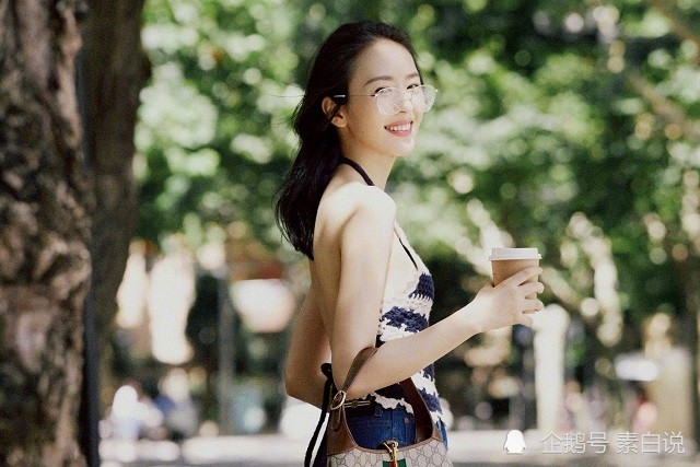 童瑶|童瑶和初恋只需要一副眼镜，不懂得搭配的话，再好看的皮囊也是浪费