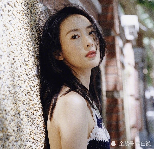 童瑶|童瑶和初恋只需要一副眼镜，不懂得搭配的话，再好看的皮囊也是浪费