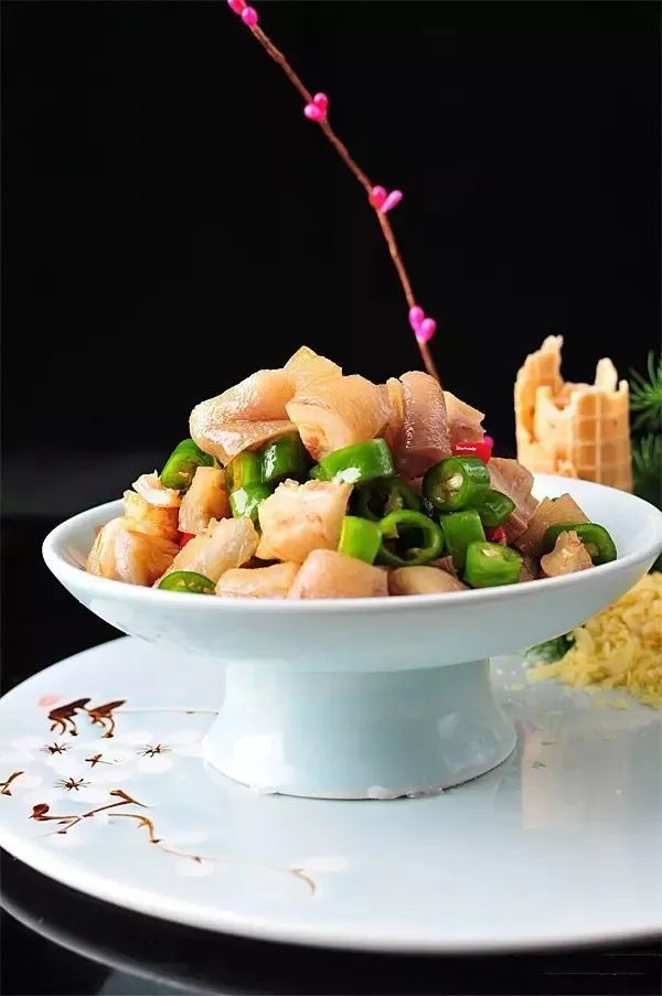 七道精美川味凉菜迅速打开顾客胃口