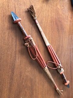 这种名为臂刀的武器很不错 虽然来自非洲 但是外形一点也不奇葩 腾讯新闻