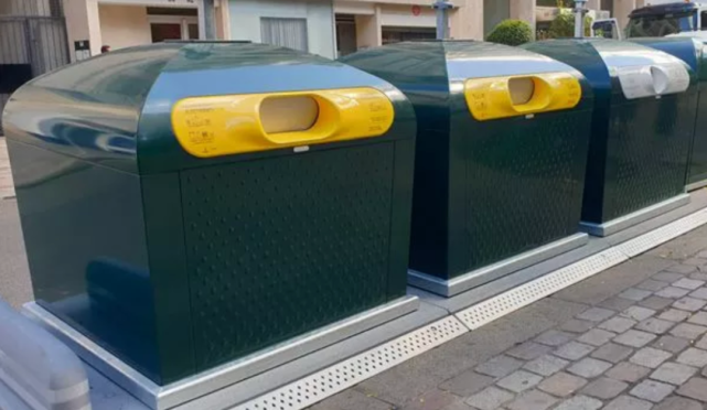 巴黎市长想趁法国人度假悄悄安装1001个垃圾箱巴黎人太丑了我拒绝