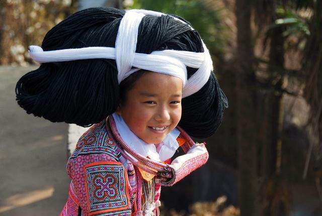 六枝梭嘎长角苗的姑娘们