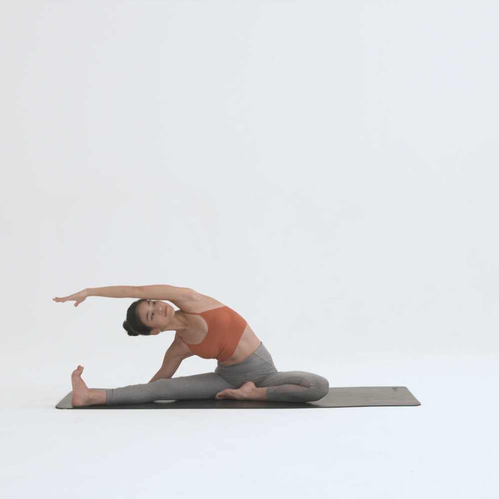 睡前一组放松运动,身体轻松,提升睡眠质量