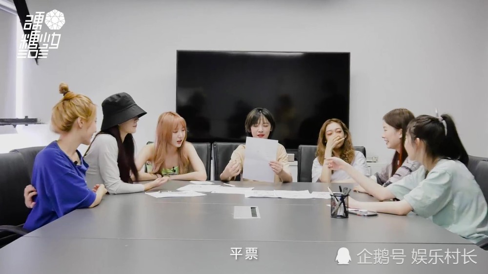陈卓璇|硬糖少女队长选拔过程公布，希林与陈卓璇平票，再次拉票时却似带不满情绪
