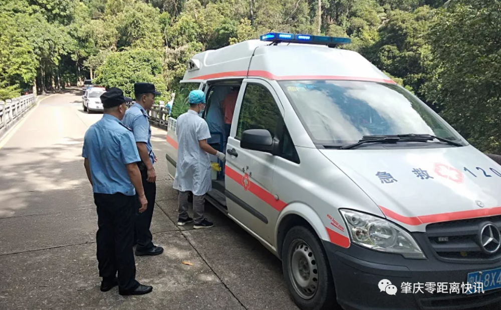 省台报道肇庆一女子不慎落水紧急关头有人挺身而出