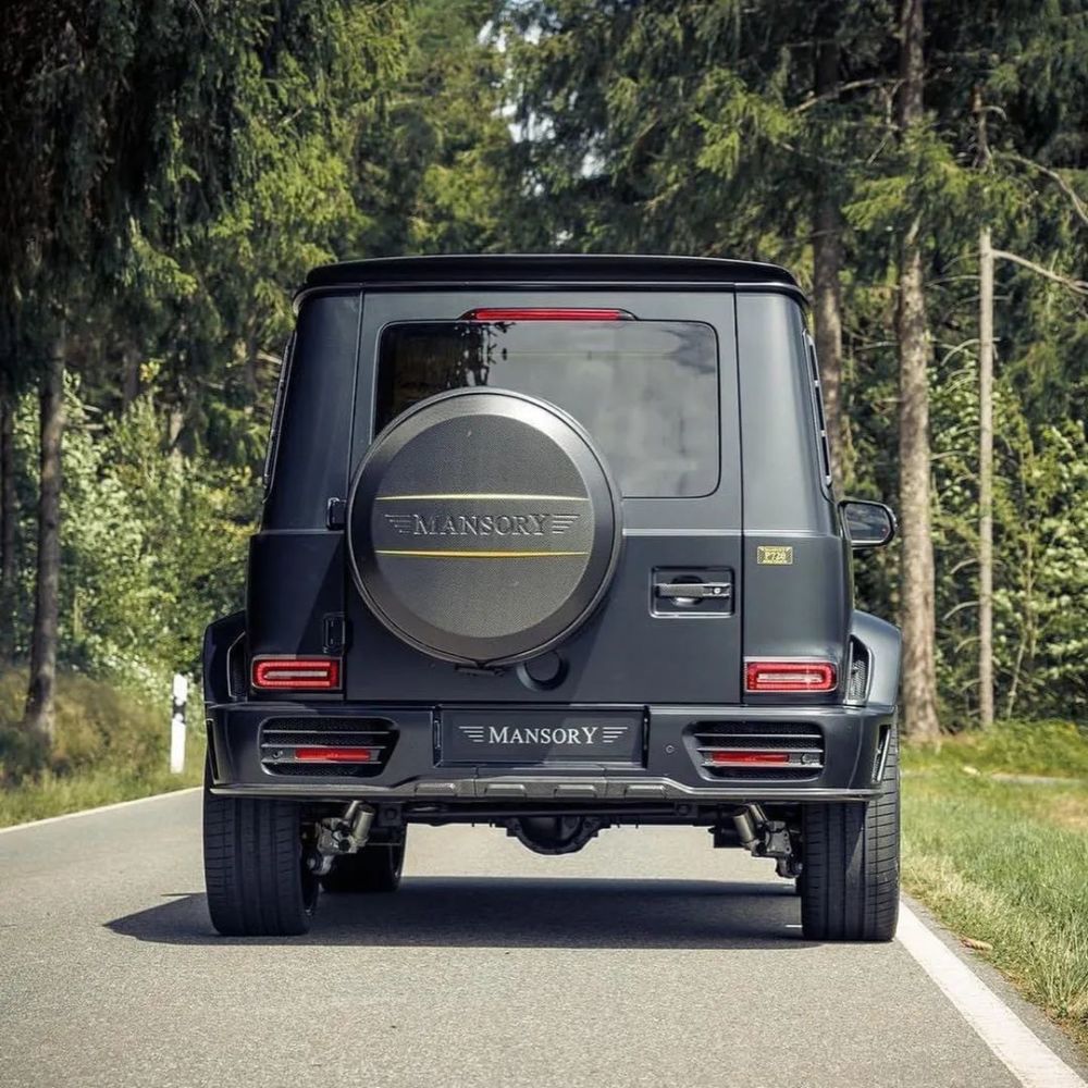 著名改装品牌卖炭翁改装北汽bj80,这颜值比奔驰大g还奢华!