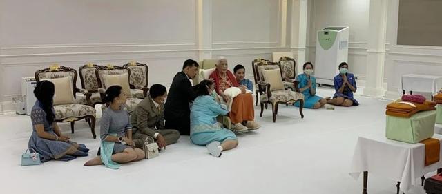 苏提达王后|泰国4王子为太后庆生，想与苏提达王后交好，泰民盼王子重返王室