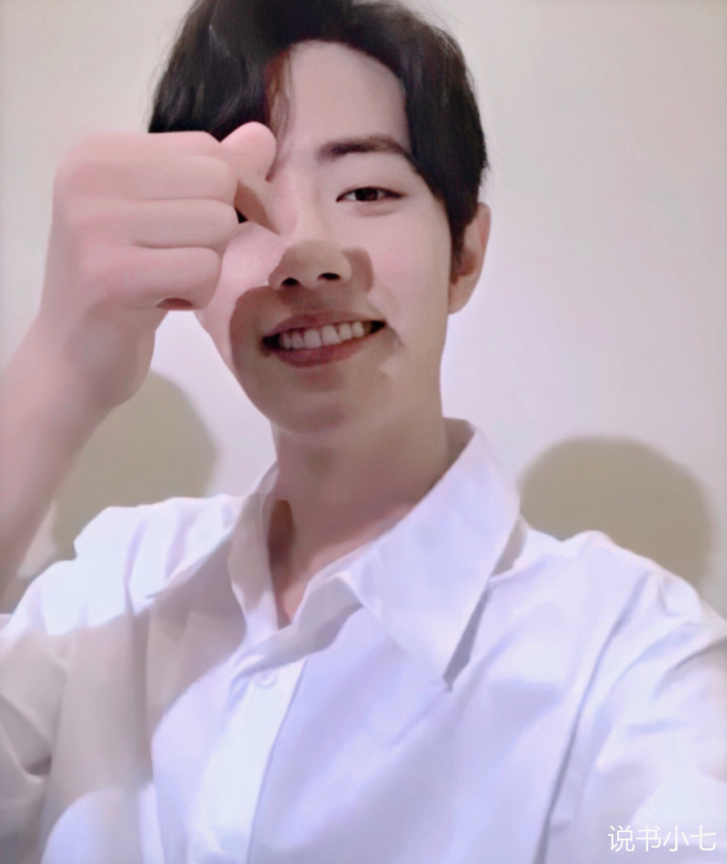肖战|60亿少女白月光，火玫瑰铺就复出路，姿态低到尘埃的肖战回来了