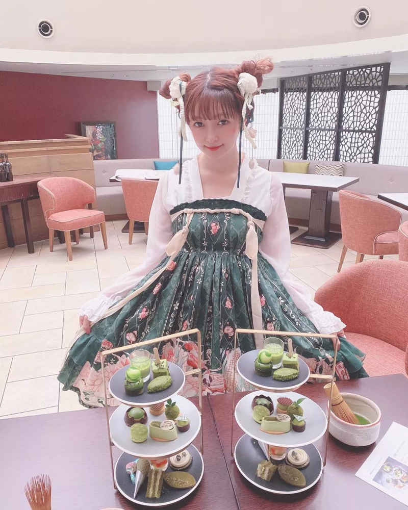 青木美沙子|甜美魅惑娃娃脸，30万lo娘总教头，凭一张不长皱纹的脸火到漫画圈