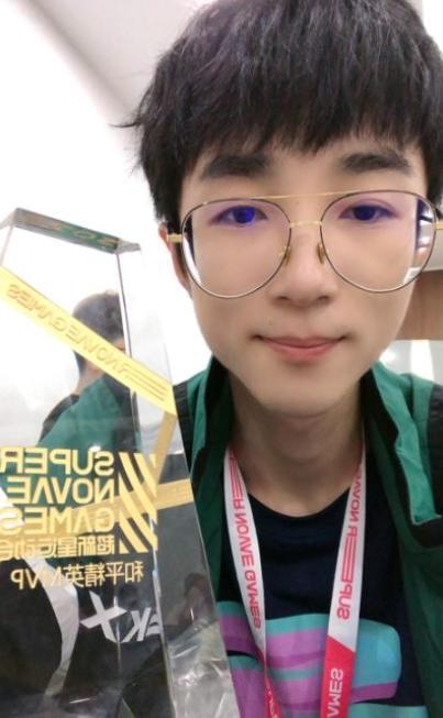 熟悉快手的朋友们都清楚,在这其中有一位粉丝数目达到3600余万的主播