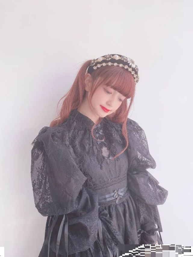 青木美沙子|甜美魅惑娃娃脸，30万lo娘总教头，凭一张不长皱纹的脸火到漫画圈