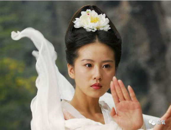 古力娜扎|娜扎突然被哪位高人指教了？刘亦菲天仙的地位怕是要保不住了……