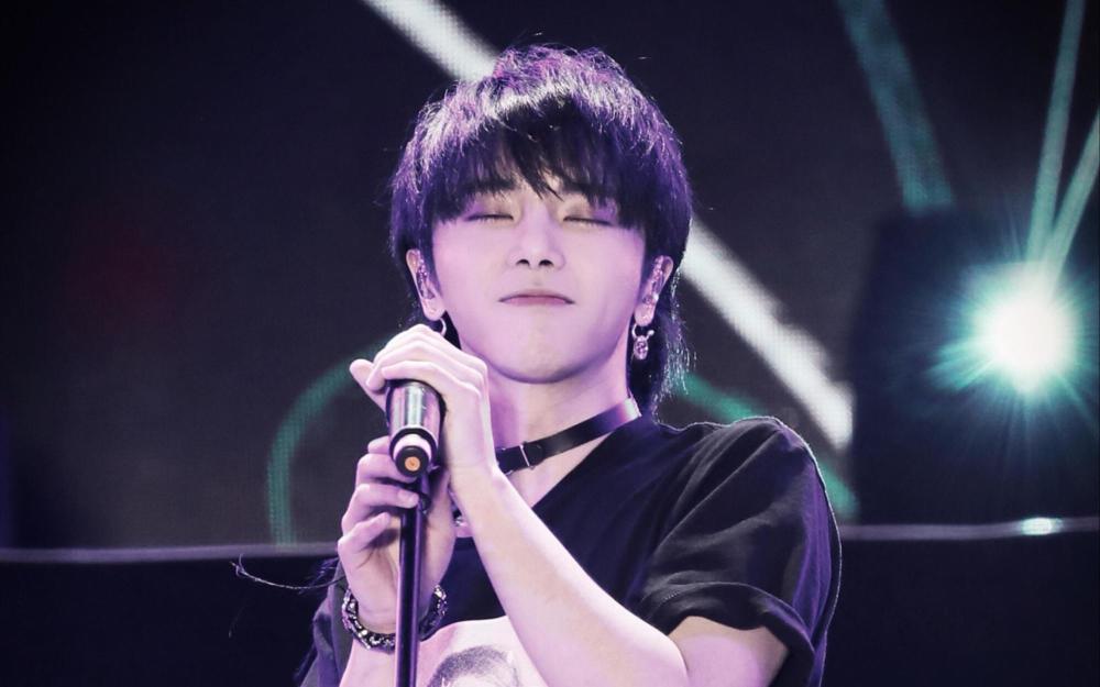 华晨宇|从“大魔王”到“歌王”，华晨宇在巅峰期闭关，笑看歌坛风起云涌