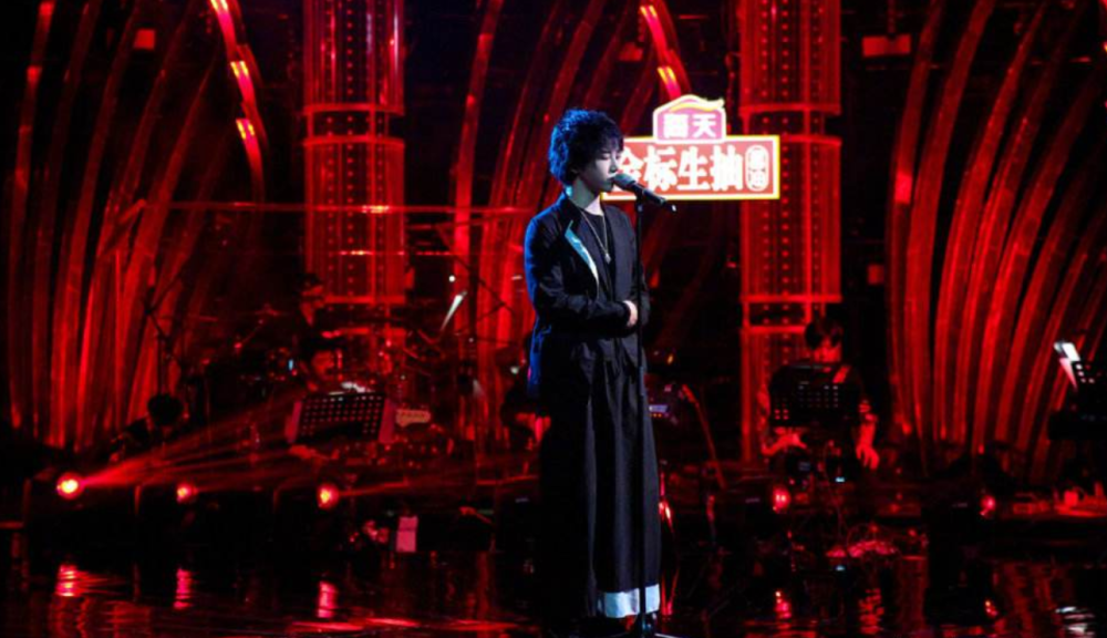 华晨宇|从“大魔王”到“歌王”，华晨宇在巅峰期闭关，笑看歌坛风起云涌