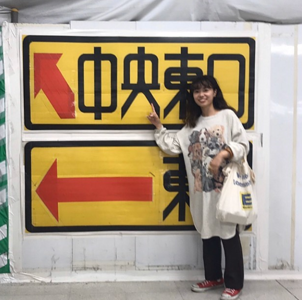 胶带|保安大叔火了！用胶带搞设计，地铁站秒变网红打卡胜地