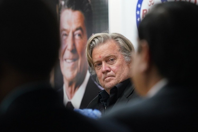 特朗普|特朗普前“国师”被抓 专家：或不亚于水门事件杀伤力