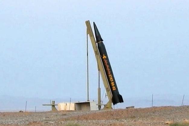 伊朗公布苏莱曼尼导弹打美国一记耳光同时亮相另一大杀器