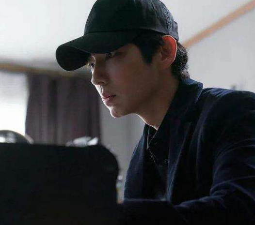 李准基|天生的恶人演员？李准基再次狂飙演技，饰演《恶之花》的变态杀手