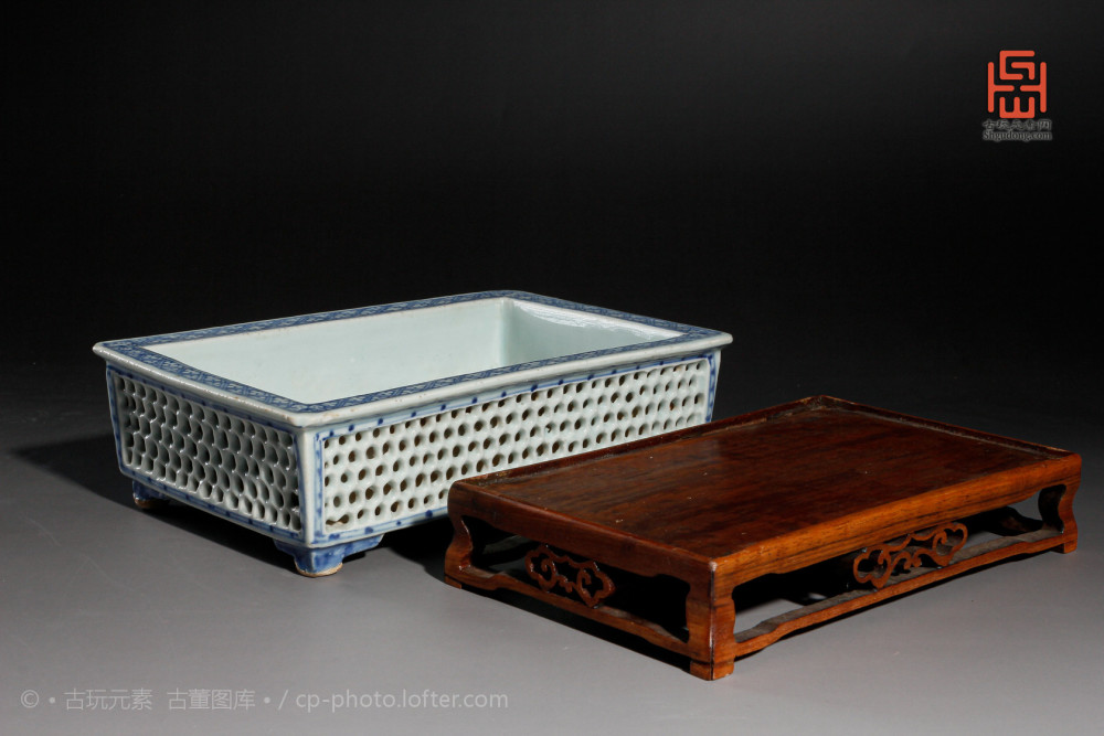 青花|清中期青花镂雕四方水仙盆