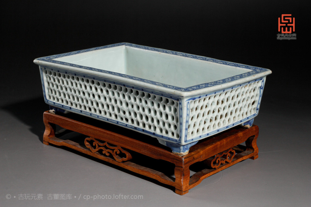 青花|清中期青花镂雕四方水仙盆