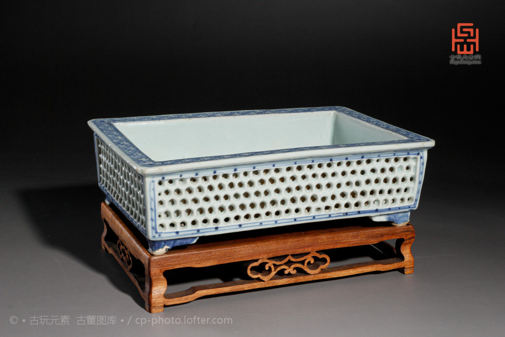 青花|清中期青花镂雕四方水仙盆