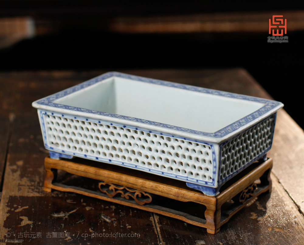 青花|清中期青花镂雕四方水仙盆